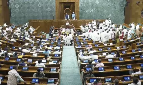 विपक्ष के हंगामे के बाद ऑपरेशन सिंदूर पर चर्चा को तैयार सरकार, राज्यसभा में 9 और लोकसभा में 16 घंटे होगी बहस