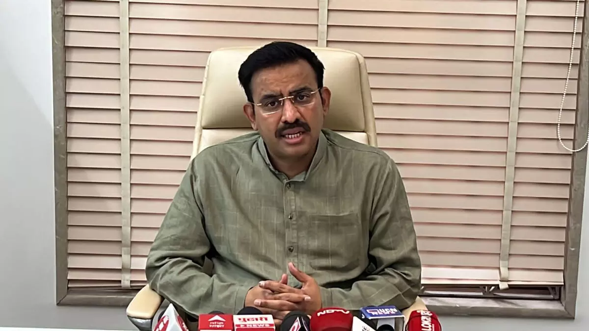 महाराष्ट्र के विधानसभा चुनाव में अनियमितताओं को उद्धव ने खारिज किया : परिणय फुके