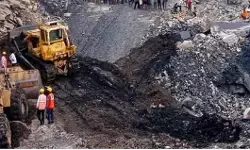 धनबाद में अवैध कोयला खनन, केसरगढ़ में चाल धंसने से 10 से ज्यादा की मौत की आशंका