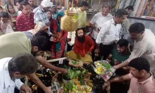 सावन शिवरात्रि पर शिवालयों में भक्तों का समागम, हर-हर महादेव के जयकारों से गूंजे मंदिर