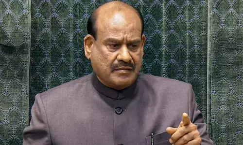 सड़क और संसद दोनों सूनी रखने की चाल