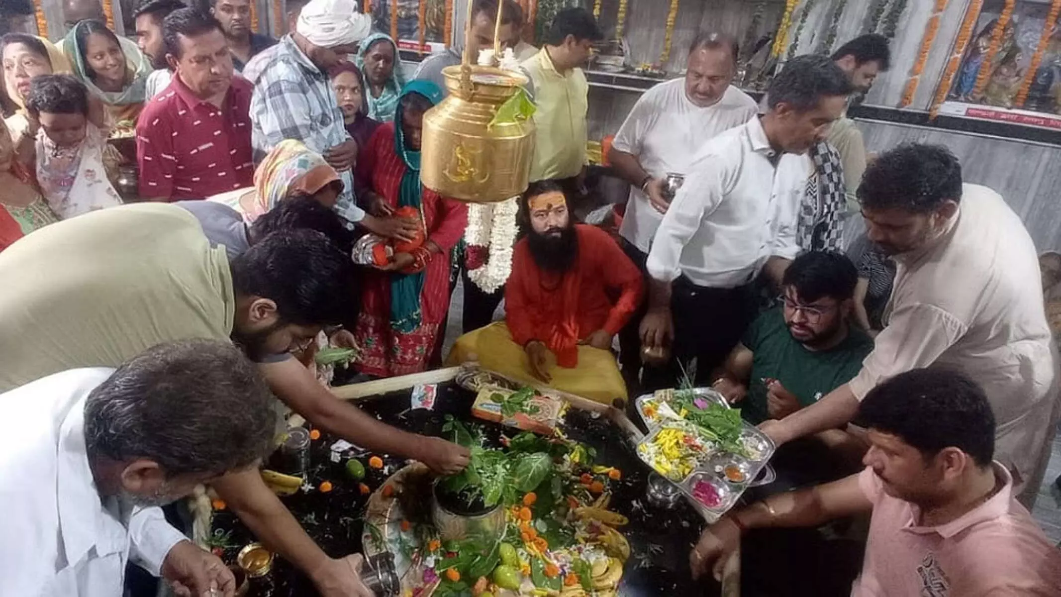 सावन शिवरात्रि पर शिवालयों में भक्तों का समागम, हर-हर महादेव के जयकारों से गूंजे मंदिर