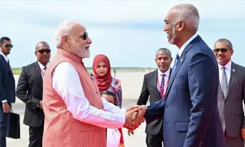 मालदीव पहुंचे प्रधानमंत्री मोदी, स्वतंत्रता दिवस समारोह में होंगे मुख्य अतिथि ; राष्ट्रपति मुइज्जू ने किया स्वागत