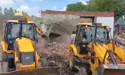 यूपी : धर्मांतरण केस में छांगुर के भतीजे के ठिकानों पर चला बुलडोजर