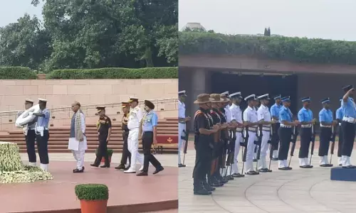 कारगिल विजय दिवस : राजनाथ सिंह और सेना प्रमुखों ने शहीदों को नेशनल वॉर मेमोरियल पर दी श्रद्धांजलि