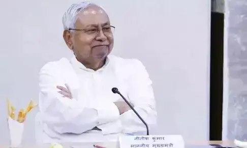 सीएम नीतीश कुमार का ऐलान, ‘पत्रकार सम्मान पेंशन योजना’ के तहत 6 हजार की जगह मिलेंगे 15 हजार