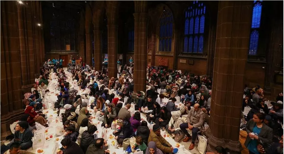 मुस्लिम प्रवासियों से चिंतित हैं 40 फीसदी ब्रिटिश मुस्लिम प्रवासियों से चिंतित हैं 40 फीसदी ब्रिटिश