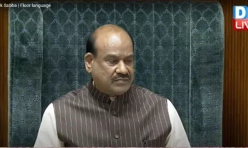 मानसून सत्र : लोकसभा में हंगामे के बीच 12 बजे तक कार्यवाही स्थगित