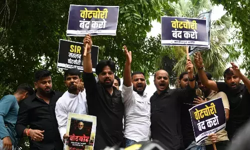 मतदाता सूची पुनरीक्षण के विरोध में युवा कांग्रेस का प्रदर्शन