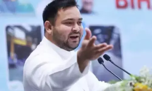 बिहार में डॉग बाबू का निवास प्रमाण पत्र बनाये जाने को लेकर तेजस्वी यादव का तंज