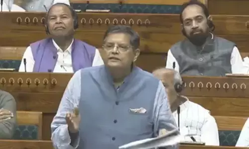 कांग्रेस से शशि थरूर को संसद में बोलने की इजाजत नहीं : बैजयंत पांडा