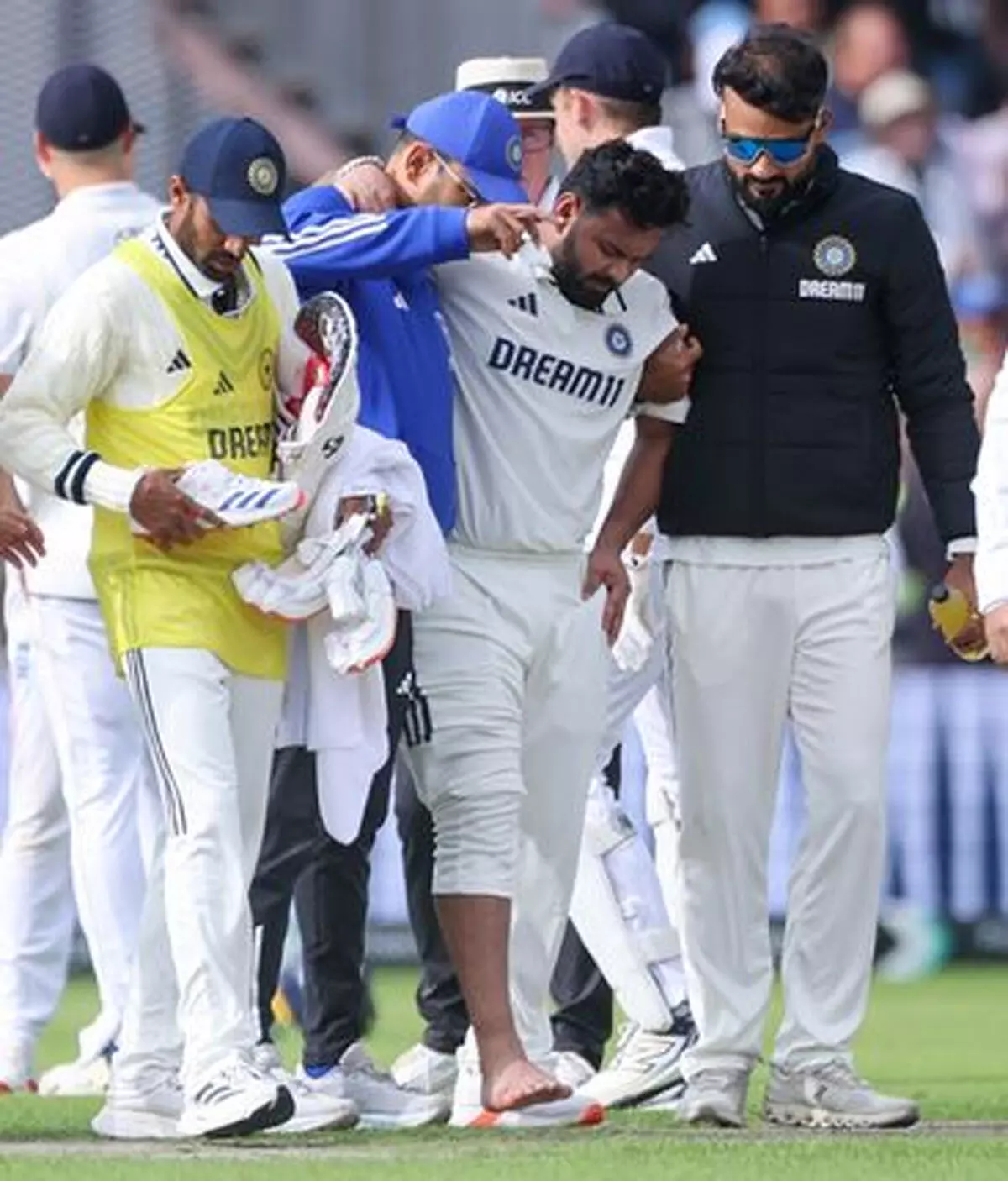 सौरव गांगुली ने इंग्लैंड टेस्ट सीरीज में साहसिक खेल दिखाने के लिए पंत की सराहना की