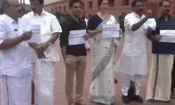 केरल की दो ननों और छत्तीसगढ़ में आदिवासी व्यक्ति की गिरफ्तारी के खिलाफ विपक्षी सांसदों का प्रदर्शन