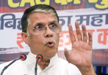 कैग रिपोर्ट में बड़ा खुलासा, बिहार में महत्वपूर्ण विभागों में 70,000 करोड़ रुपए का घोटाला हुआ : पवन खेड़ा