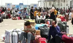 पाकिस्तान और ईरान की जेलों में कैद करीब 10 हजार अफगान नागरिक रिहा होकर स्वदेश लौटे