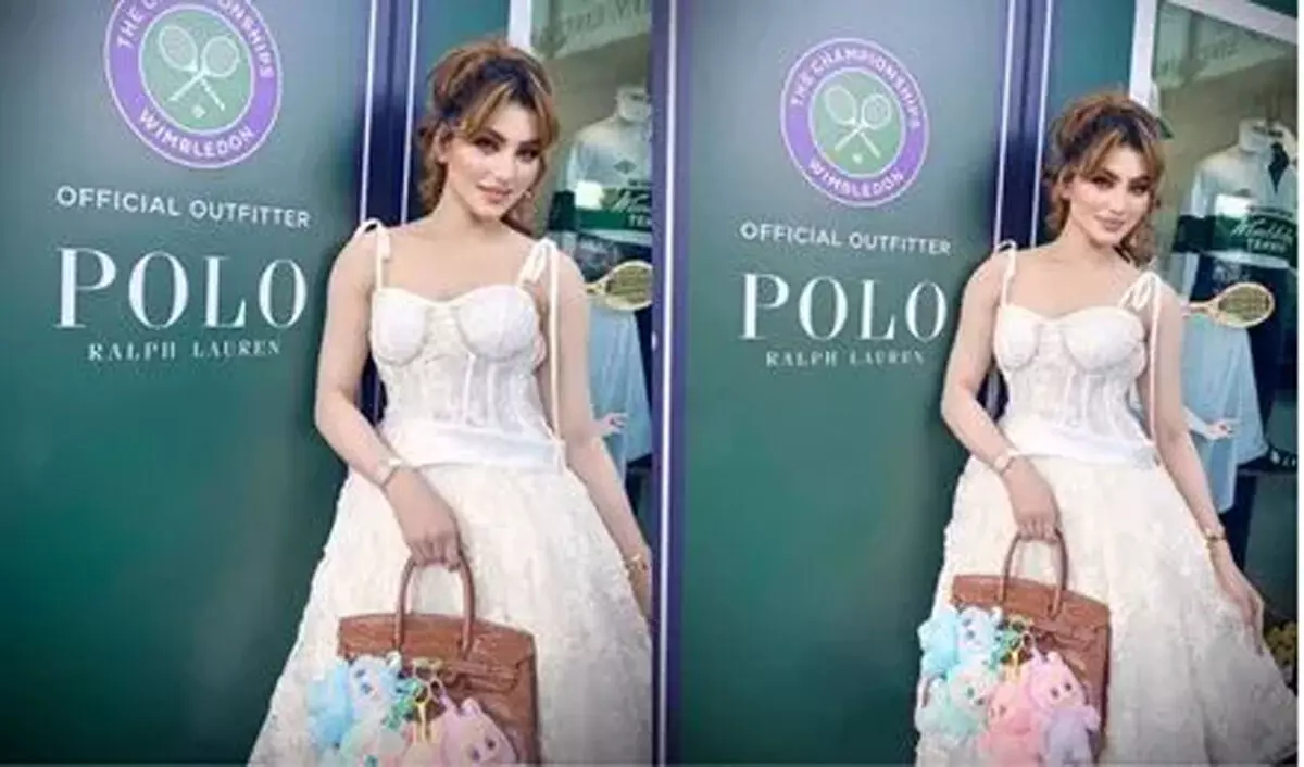 उर्वशी रौतेला का लंदन एयरपोर्ट से बैग चोरी, फिर हुईं ट्रोलिंग का शिकार उर्वशी रौतेला का लंदन एयरपोर्ट से बैग चोरी, फिर हुईं ट्रोलिंग का शिकार