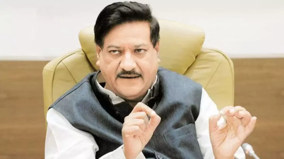 मालेगांव मामले के आरोपी निर्दोष थे तो मुकदमा 2014 में बंद क्यों नहीं हुआ : पृथ्वीराज चव्हाण