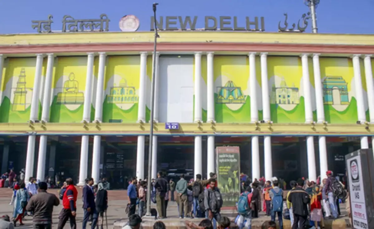 रेलवे का 15 दिवसीय स्वच्छता अभियान शुरू, सतीश कुमार ने दिलाई शपथ