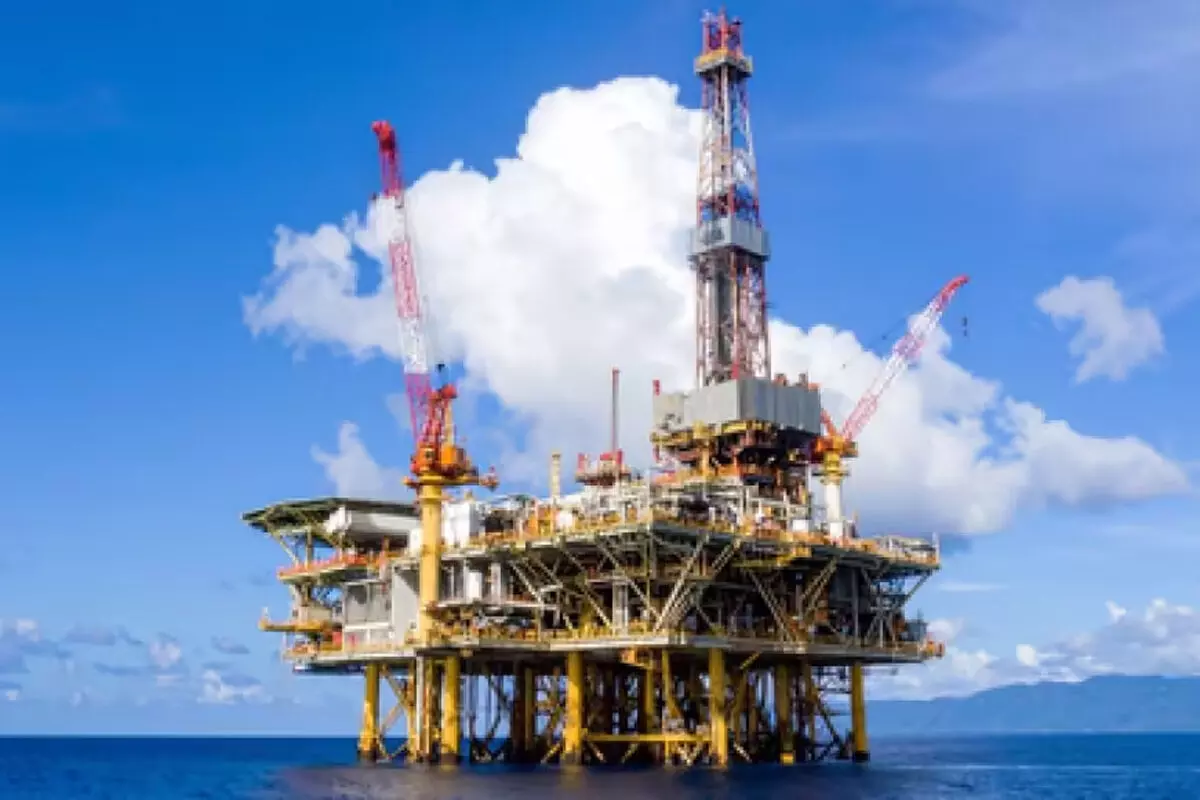 अमेरिका-रूस तनाव से कच्चे तेल की कीमतें 80 डॉलर प्रति बैरल तक जा सकती हैं अमेरिका-रूस तनाव से कच्चे तेल की कीमतें 80 डॉलर प्रति बैरल तक जा सकती हैं