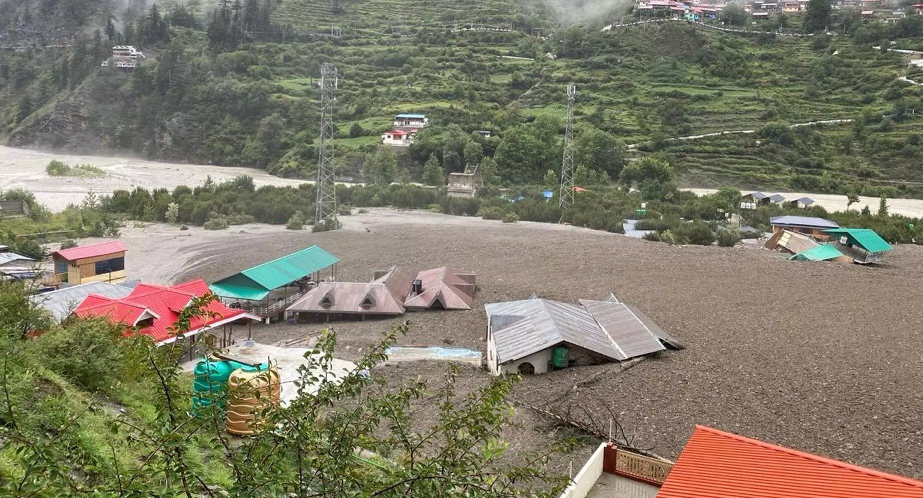 उत्तराखंड के उत्तरकाशी जिले में बादल फटने से हुआ भारी नुकसान