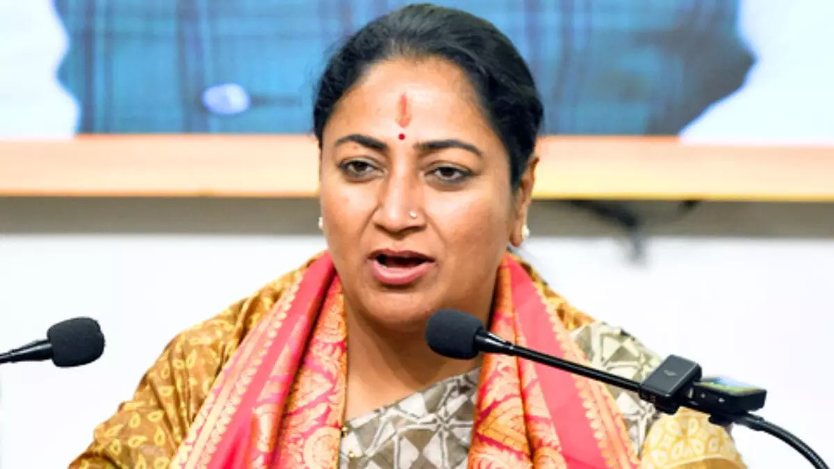 दिल्ली में छात्रों के लिए चलेंगी यू-स्पेशल बसें : रेखा गुप्ता दिल्ली में छात्रों के लिए चलेंगी यू-स्पेशल बसें : रेखा गुप्ता