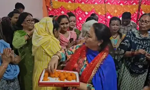 जम्मू-कश्मीर : अनुच्छेद 370 हटने की छठी वर्षगांठ पर गोरखा समाज में जश्न का माहौल, पीएम मोदी का जताया आभार जम्मू-कश्मीर : अनुच्छेद 370 हटने की छठी वर्षगांठ पर गोरखा समाज में जश्न का माहौल, पीएम मोदी का जताया आभार