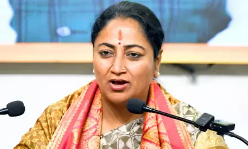 दिल्ली में छात्रों के लिए चलेंगी यू-स्पेशल बसें : रेखा गुप्ता