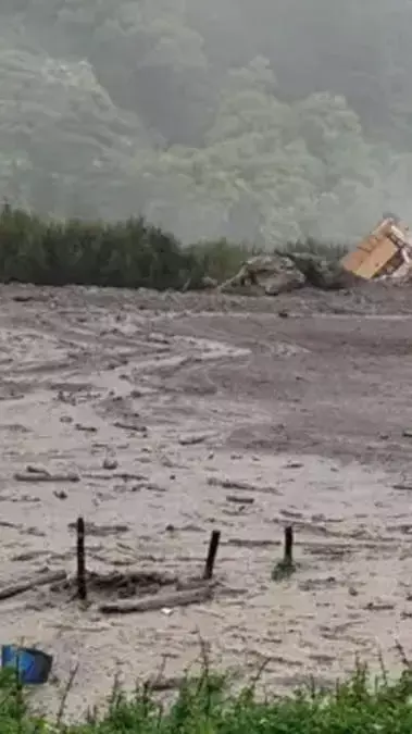 उत्तरकाशी में बादल फटने से भारी तबाही