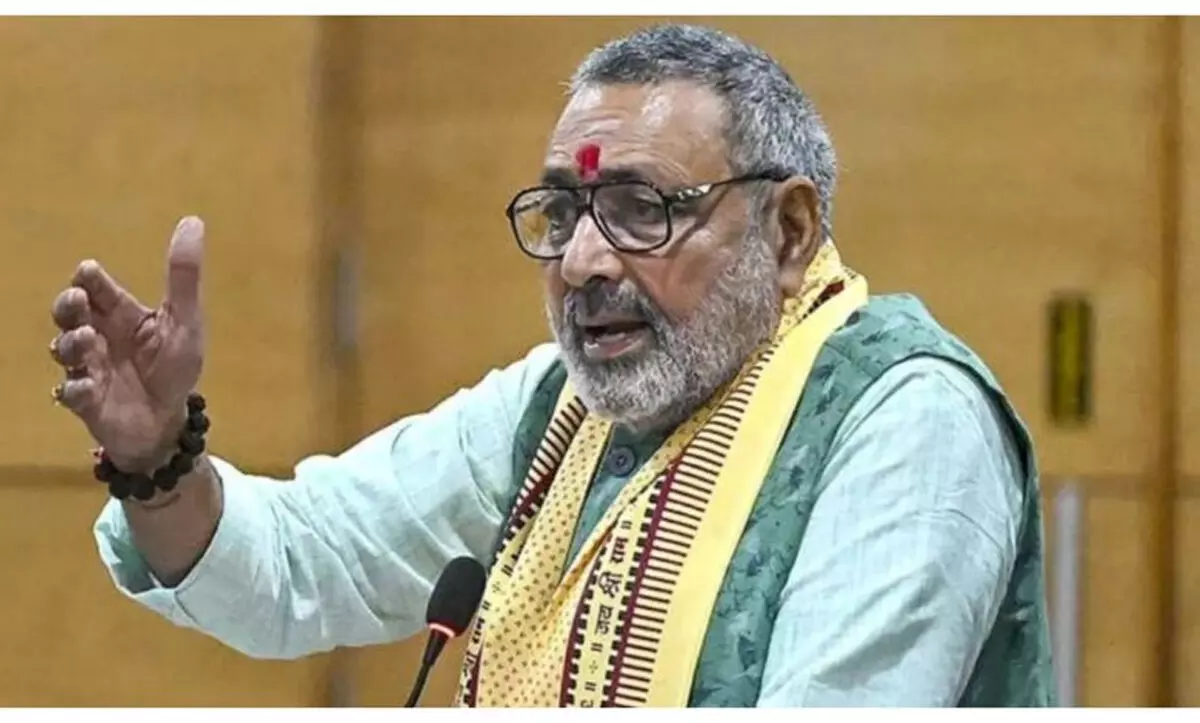 एसआईआर को लेकर तेजस्वी यादव कर रहे गलत बयानबाजी : गिरिराज सिंह एसआईआर को लेकर तेजस्वी यादव कर रहे गलत बयानबाजी : गिरिराज सिंह