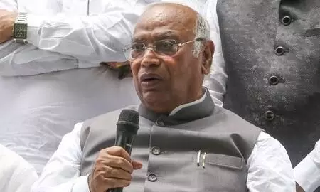 खड़गे ने राज्यसभा के उपसभापति को लिखा पत्र, मतदाता सूची के विशेष गहन पुनरीक्षण पर चर्चा की मांग की