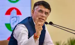 यूएस टैरिफ पर बोले पवन खेड़ा, भारत को ब्लैकमेल कर रहा अमेरिका यूएस टैरिफ पर बोले पवन खेड़ा, भारत को ब्लैकमेल कर रहा अमेरिका