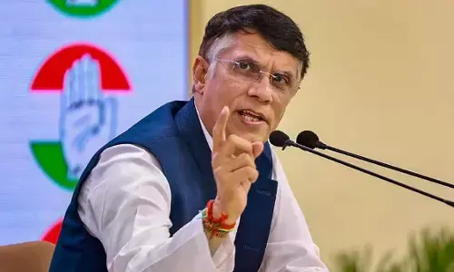 यूएस टैरिफ पर बोले पवन खेड़ा, भारत को ब्लैकमेल कर रहा अमेरिका यूएस टैरिफ पर बोले पवन खेड़ा, भारत को ब्लैकमेल कर रहा अमेरिका