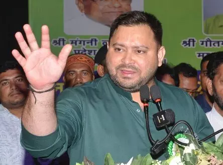 अमेरिका के 50 प्रतिशत टैरिफ लगाने पर तेजस्वी ने कहा, ये लोग देश का नुकसान करा रहे अमेरिका के 50 प्रतिशत टैरिफ लगाने पर तेजस्वी ने कहा, ये लोग देश का नुकसान करा रहे