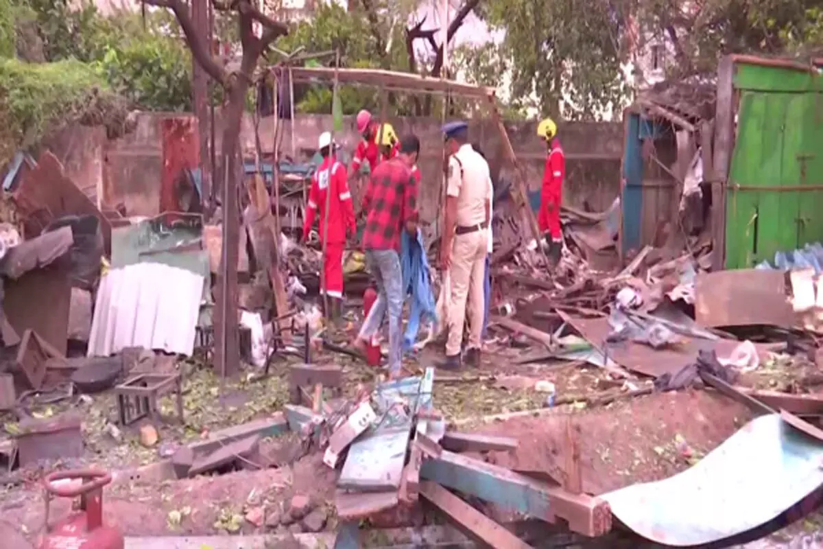 विशाखापत्तनम में दर्दनाक हादसा : गैस सिलेंडर में विस्फोट से तीन की मौत, कई घायल