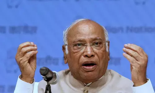 खरगे ने केंद्र पर बोला हमला, कहा- मोदी सरकार को समझ नहीं आ रहा कि टैरिफ से कैसे निपटें