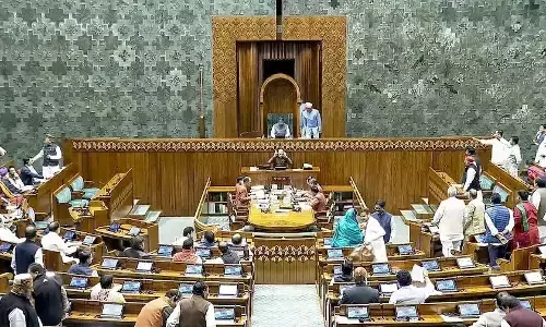 संसद में हंगामे के कारण राज्यसभा की कार्यवाही दो बजे तक स्थगित संसद में हंगामे के कारण राज्यसभा की कार्यवाही दो बजे तक स्थगित