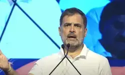 कर्नाटक : राहुल का बीजेपी और चुनाव आयोग पर बड़ा हमला, कहा - ‘हर हाल में संविधान को बचाना है