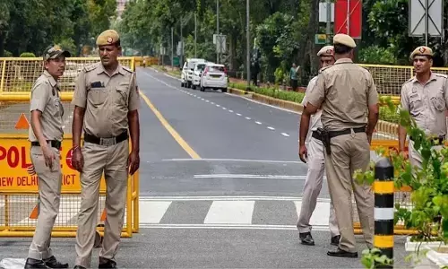 दिल्ली यातायात पुलिस ने रक्षाबंधन के मद्देनजर जारी की एडवाइजरी, इन सड़कों से बचने की सलाह दिल्ली यातायात पुलिस ने रक्षाबंधन के मद्देनजर जारी की एडवाइजरी, इन सड़कों से बचने की सलाह