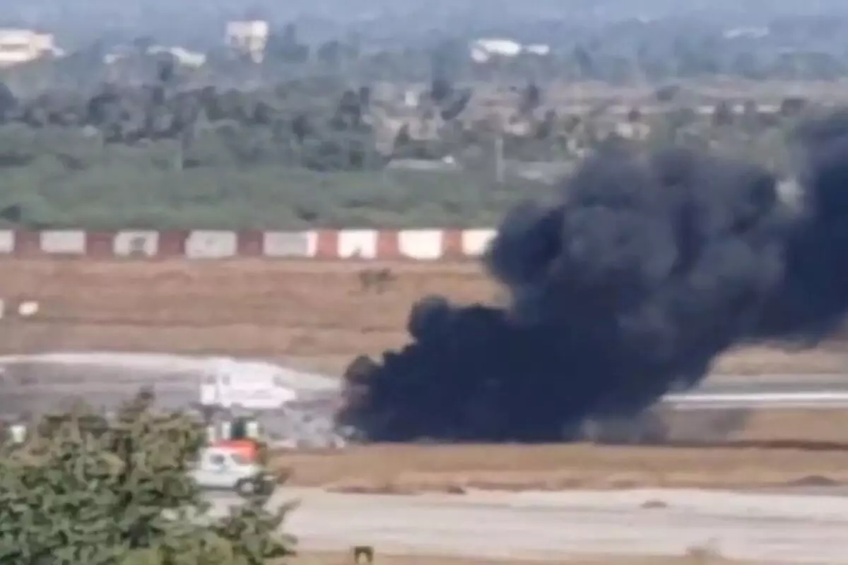 पुणे: बारामती में बड़ा हादसा, ट्रेनिंग एयरक्राफ्ट हुआ क्रैश, पायलट बाल-बाल बचा