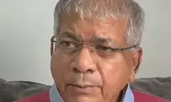 चुनाव आयोग के खिलाफ कानूनी लड़ाई में साथ जुड़ें राहुल गांधी : प्रकाश आंबेडकर चुनाव आयोग के खिलाफ कानूनी लड़ाई में साथ जुड़ें राहुल गांधी : प्रकाश आंबेडकर