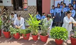 कश्‍मीर में छात्रों ने मनाया अनोखा रक्षाबंधन, पेड़-पौधे को बांधा रक्षासूत्र