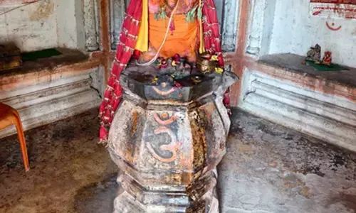योगी सरकार के प्रयासों से प्रदेश की धार्मिक धरोहरों का वापस लौट रहा वैभव योगी सरकार के प्रयासों से प्रदेश की धार्मिक धरोहरों का वापस लौट रहा वैभव