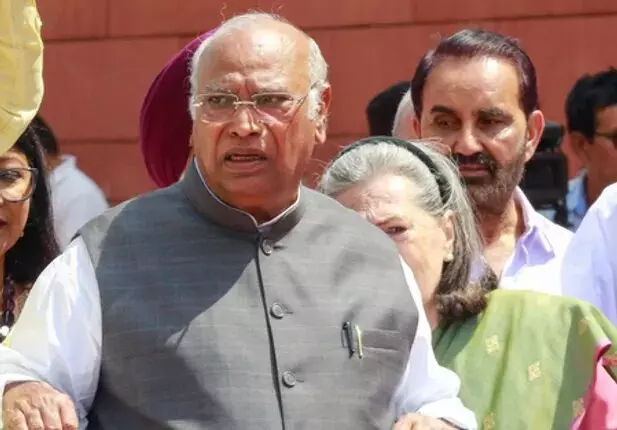 इंडिया गठबंधन के सांसदों को ईसी से मिलने नहीं दिया गया, राज्यसभा में बोले खड़गे