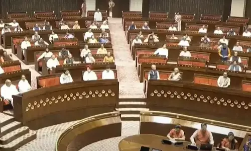 हंगामे के कारण राज्यसभा की कार्यवाही दो बजे तक स्थगित हंगामे के कारण राज्यसभा की कार्यवाही दो बजे तक स्थगित