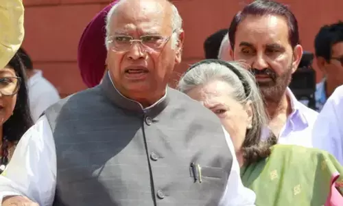 इंडिया गठबंधन के सांसदों को ईसी से मिलने नहीं दिया गया, राज्यसभा में बोले खड़गे इंडिया गठबंधन के सांसदों को ईसी से मिलने नहीं दिया गया, राज्यसभा में बोले खड़गे