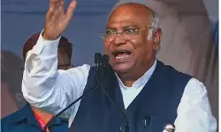 ‘वोट चोर गद्दी छोड़’, खरगे ने पीएम मोदी का नाम लिये बिना उन पर किया तीखा हमला