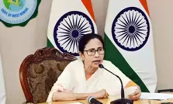 ममता बनर्जी ने एसआईआर को लेकर चुनाव आयोग को लिखा पत्र, उठाए ये दो मुद्दे