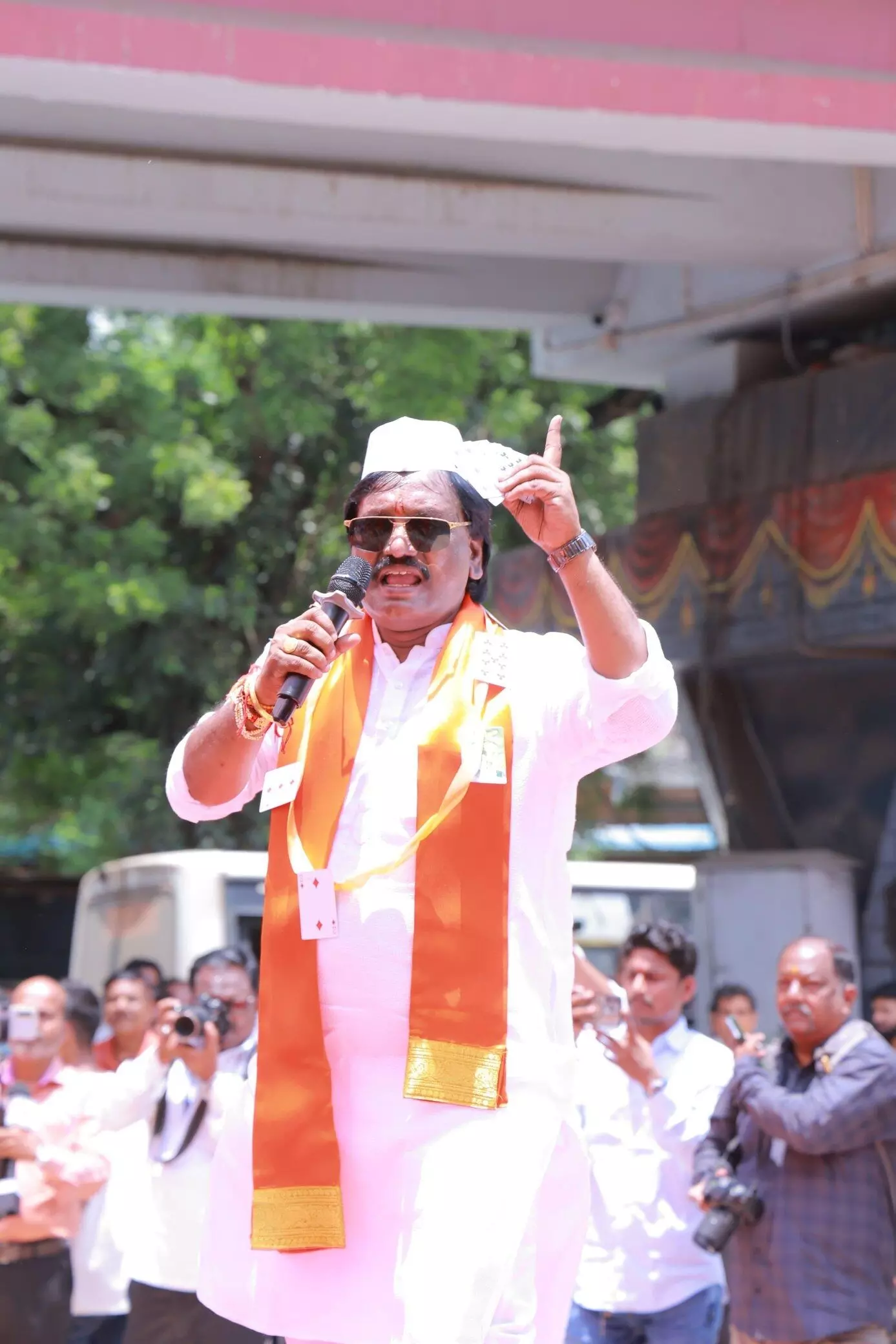 सवाल चुनाव आयोग से तो जवाब भाजपा क्यों देती है: शिवसेना सवाल चुनाव आयोग से तो जवाब भाजपा क्यों देती है: शिवसेना