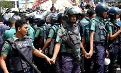 बांग्लादेश: स्वास्थ्य क्षेत्र में अनियमितताओं के खिलाफ प्रदर्शन, ढाका-बरिशाल हाईवे जाम बांग्लादेश: स्वास्थ्य क्षेत्र में अनियमितताओं के खिलाफ प्रदर्शन, ढाका-बरिशाल हाईवे जाम