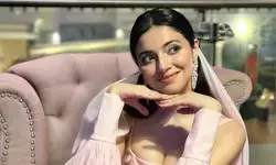 श्रीदेवी के गाने ना जाने कहां से आई है पर डांस करती नजर आईं दिव्या खोसला, पोछा लगाते हुए किए जबरदस्त स्टेप्स श्रीदेवी के गाने ना जाने कहां से आई है पर डांस करती नजर आईं दिव्या खोसला, पोछा लगाते हुए किए जबरदस्त स्टेप्स